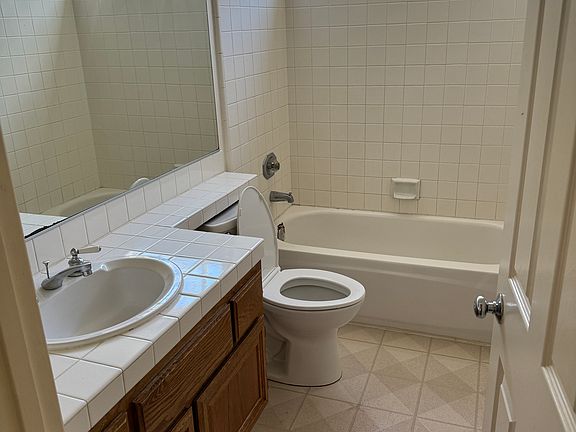 4th image of 875 S Orchid Ln