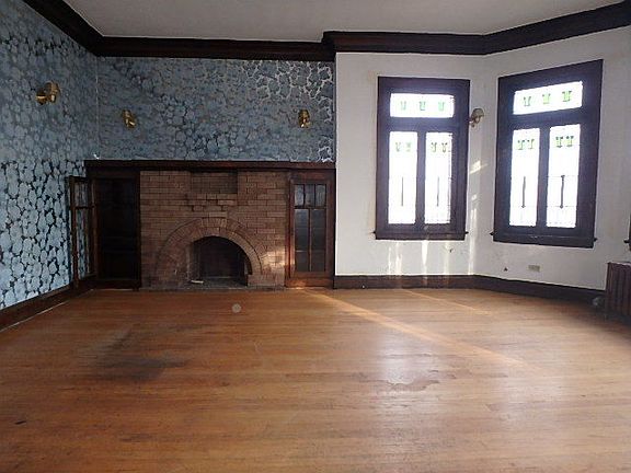 5th image of 8738 S Bishop St
