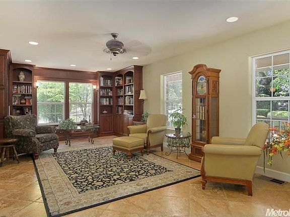5th image of 5625 Raymond Ct
