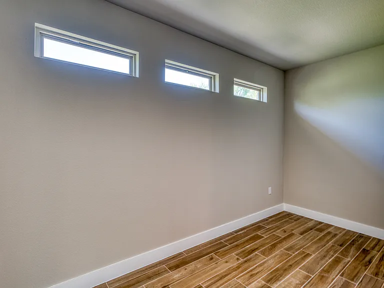 3217 Douglas Dr — Photo 18