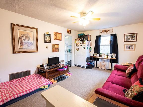 4th image of 29 Seneca Manor Dr