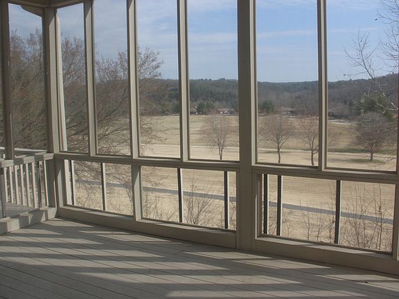 3rd image of 14 Country Club Cir