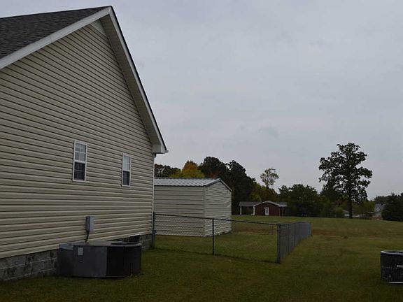 5th image of 441 Caney Ln