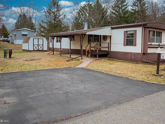 3rd image of 9 Oak Dr
