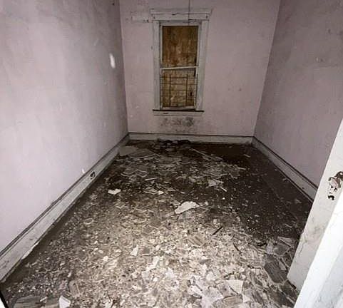 3rd image of 160 Brighton Ave