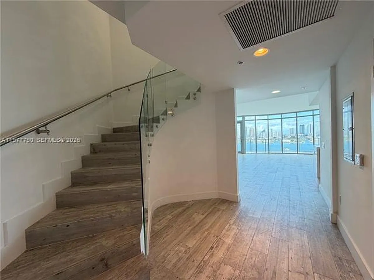 Building Photo - 17111 Biscayne Blvd #1211