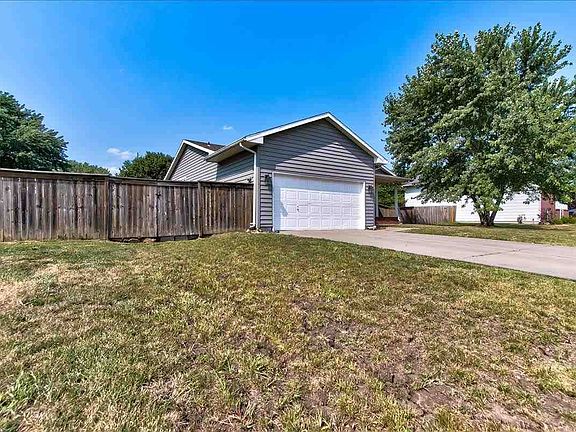 2nd image of 524 E Plumwood Dr