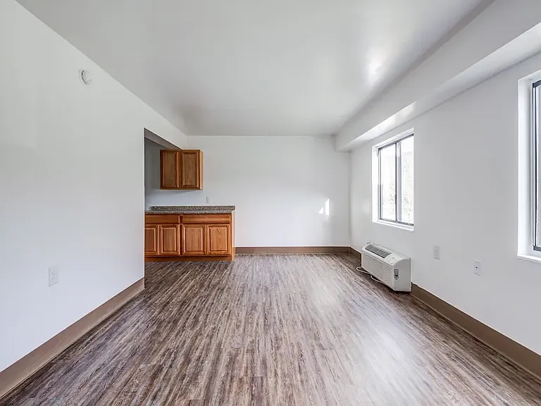 Sullivan Terrace Apartments — Photo 14