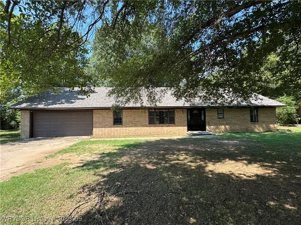 104 Freeferry Dr, Roland, OK 74954
