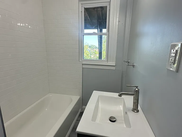 605 E Main St #3W — Photo 13