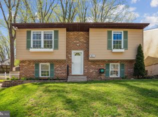 61 Barrensdale Dr, Severna Park, MD 21146