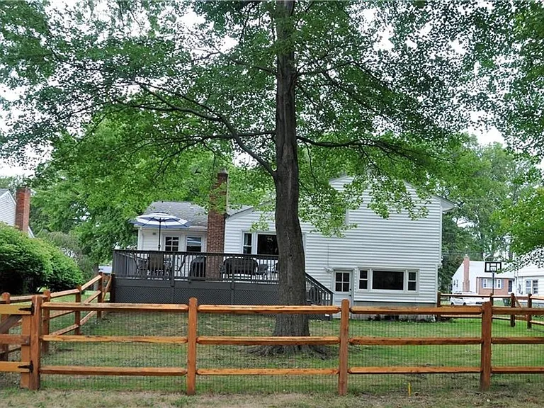 61 Carlyle Rd — Photo 15