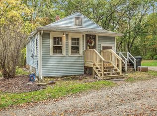 15 Eddy St, Auburn, MA 01501