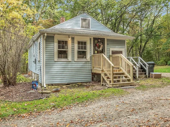 15 Eddy St, Auburn, MA 01501