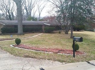 35 Harneywold Dr, Saint Louis, MO 63136