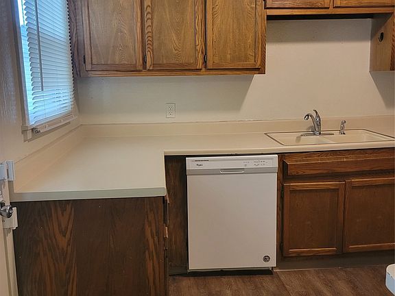 4th image of 1329 E 38th St #C
