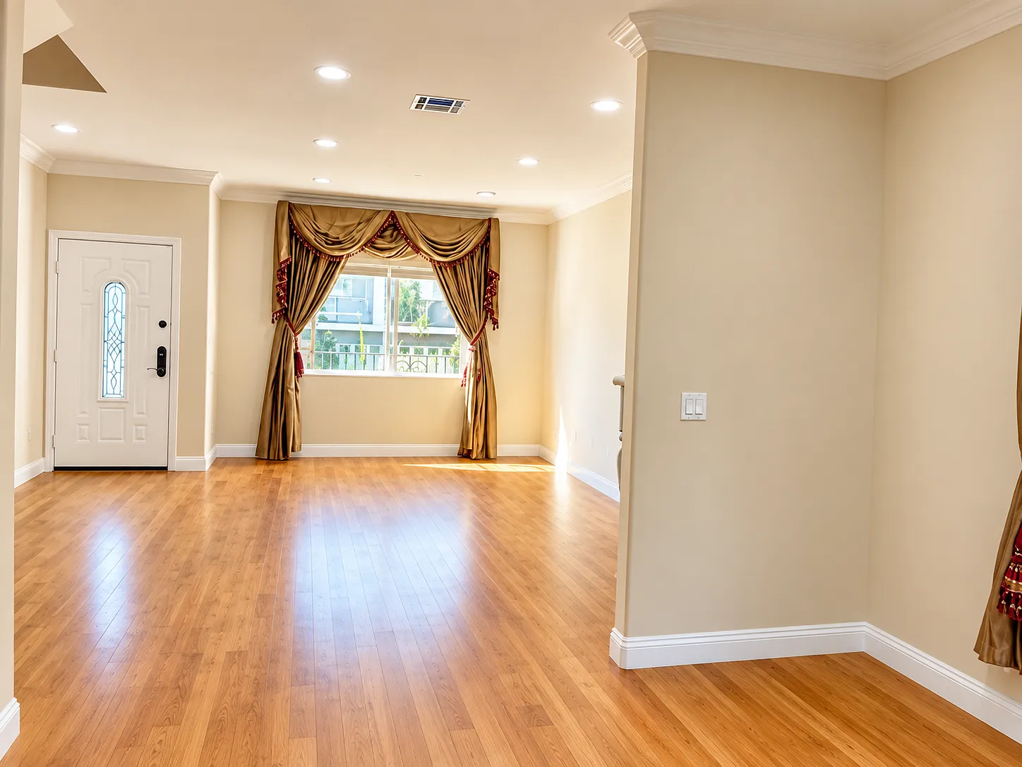 3 bed, 1700 sqft, $3,895 — Photo 1