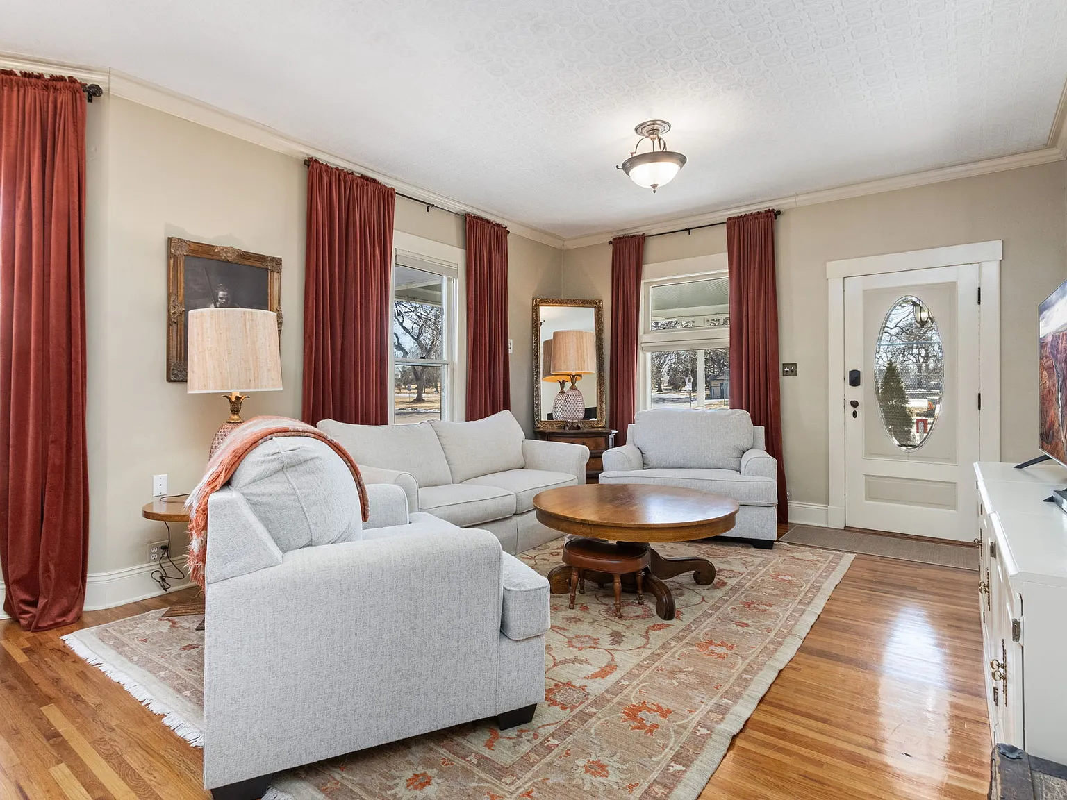 4 bed, 2200 sqft, $3,600 — Photo 4