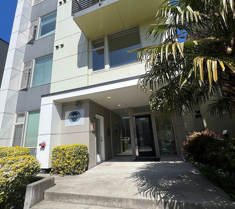 Building Photo 4