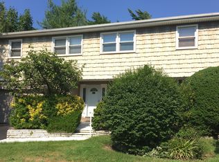 566 Amherst Dr, Woodmere, NY 11598