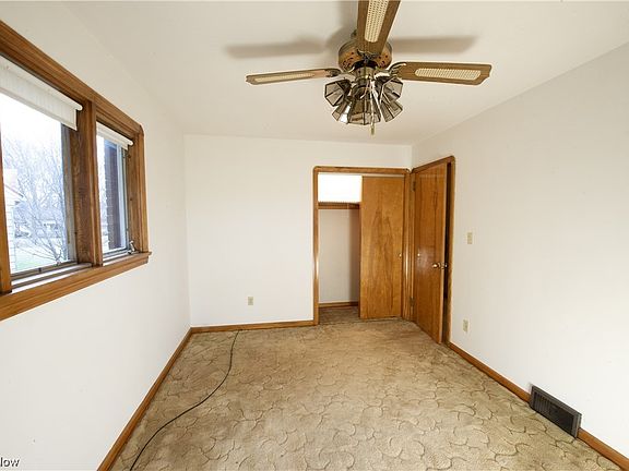 5th image of 4672 New England Blvd