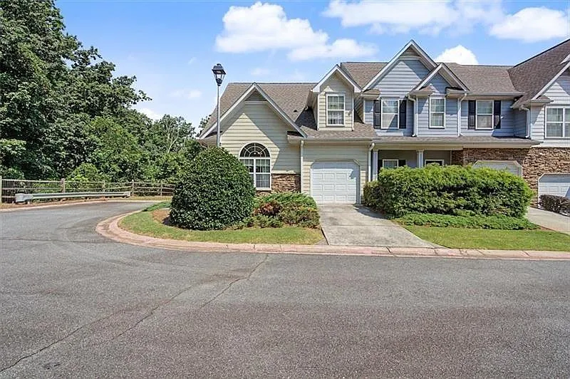 2 bed, 2.5 bath, 1649 sqft, $2,200 — Photo 4