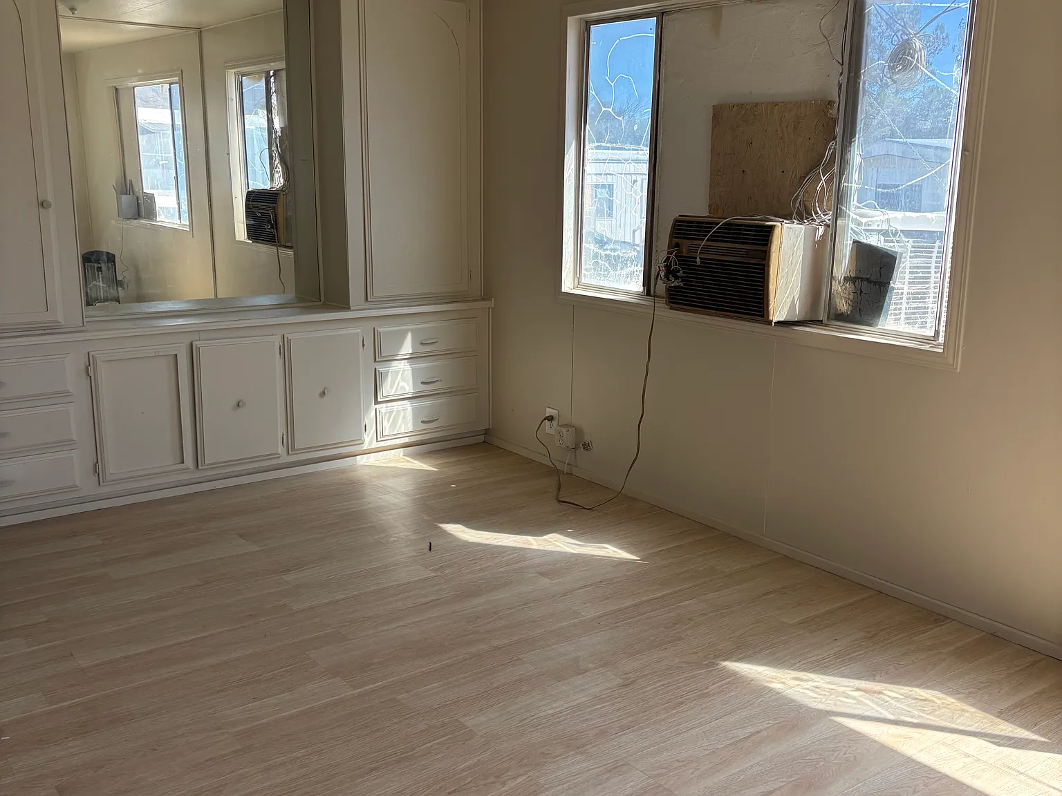 3 bed, 1400 sqft, $800 — Photo 1