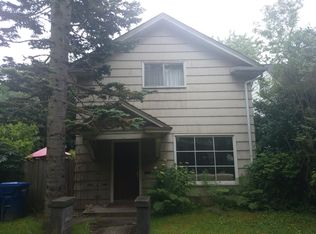 3033 NW 67th St, Seattle, WA 98117