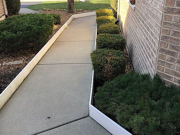 2nd image of 7907 Richardson Ln