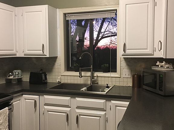 2nd image of 634 Bradford Pl NE