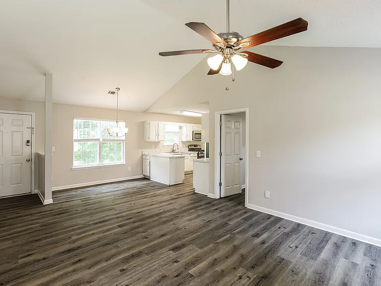 1310 Waterton Trl — Photo 5
