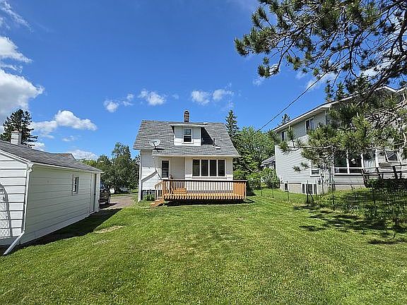 2nd image of 124 E Chisholm St