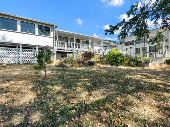 13850 Ocean View Dr, Smith River, CA 95567