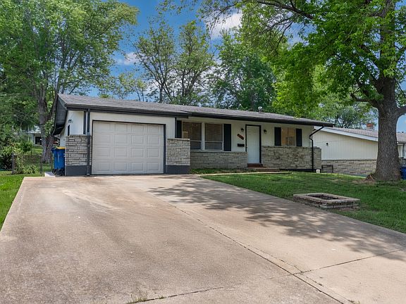 2nd image of 2633 Garham Dr