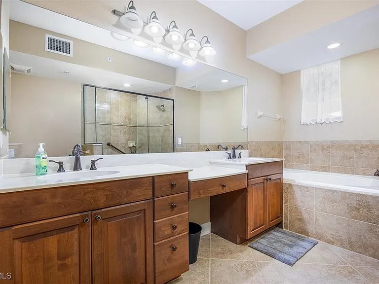 13091 Pebblebrook Ridge Ct #101 — Photo 21