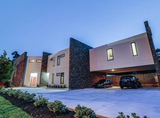 905 W Austin St #F, Conroe, TX 77301
