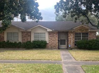 6027 Acorn St, Houston, TX 77092