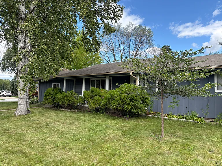 7603 Huron Ave — Photo 2