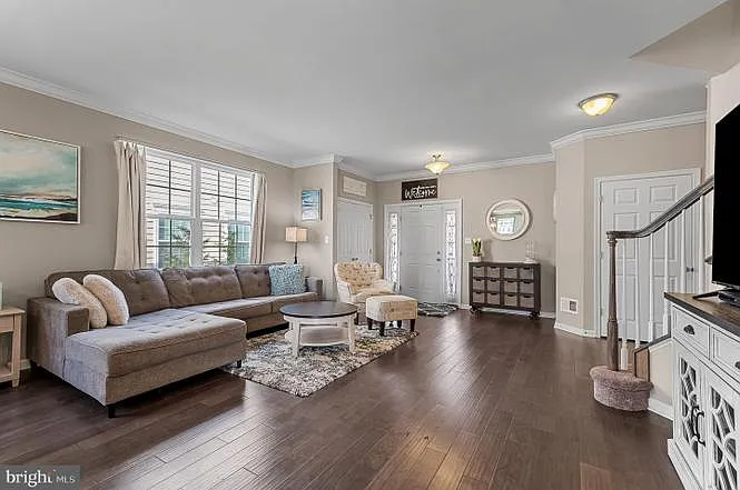 168 Sirius Dr — Photo 9