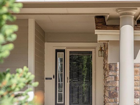 3rd image of 10212 Falcon Street