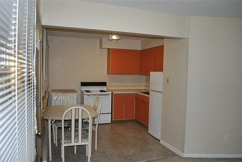 4th image of 727 E Kingsley St APT 10