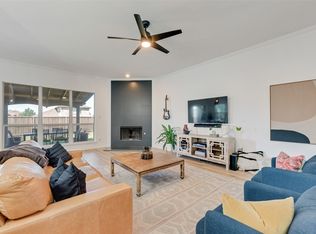1813 Country Walk Ln, Wylie, TX 75098