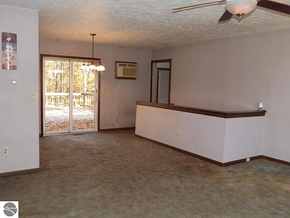 5th image of 20834 Red Oak Dr