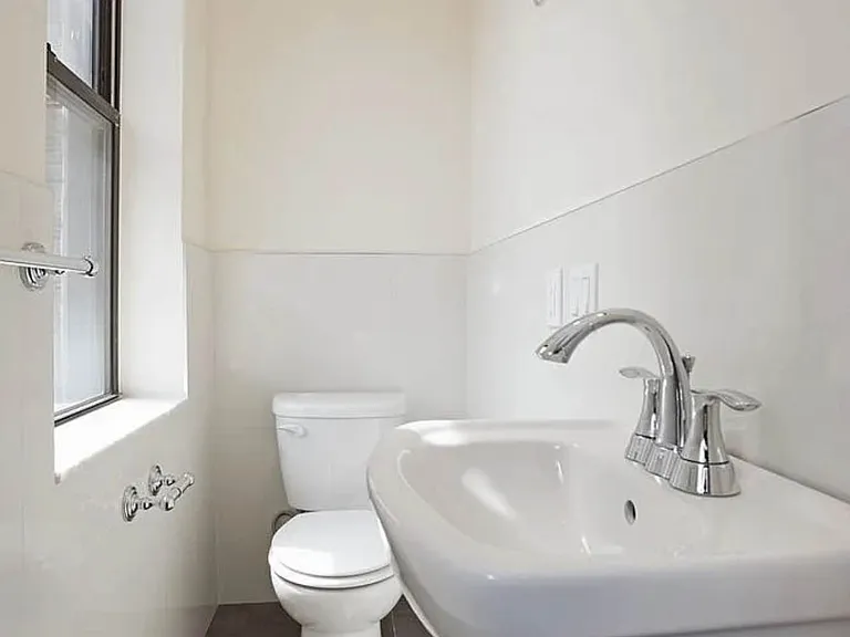 342 E 22nd St #4A — Photo 5