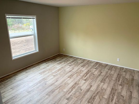 5th image of 2110 250th St