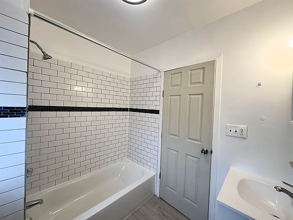 3rd image of 2344 Kennedy Blvd #3A