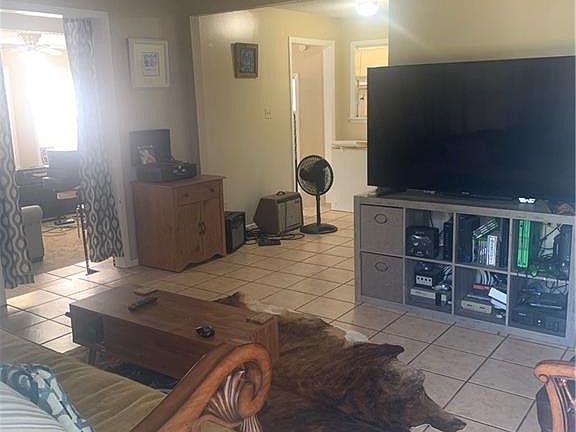 2nd image of 1410 Highland Dr