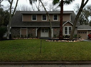 5435 Appleblossom Ln, Friendswood, TX 77546