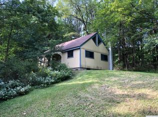 186 Bushnell Rd, Chatham, NY 12037