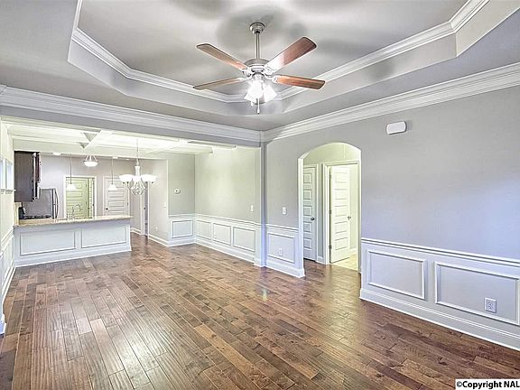 3rd image of 7025 Camrose Ln